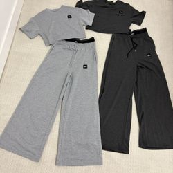 2x New Women’s Size Small Sets 