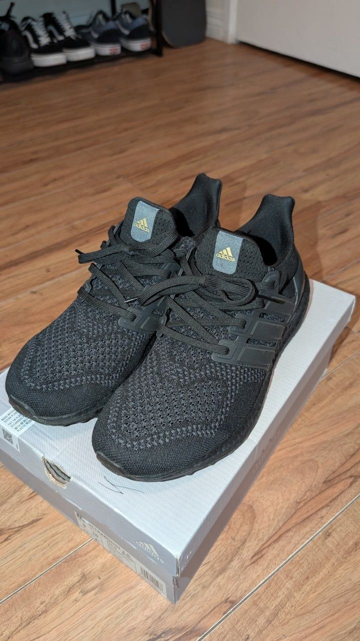 Adidas Ultra Boost Black Gum Size 9)
