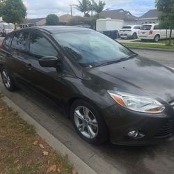 2012 ford focus se