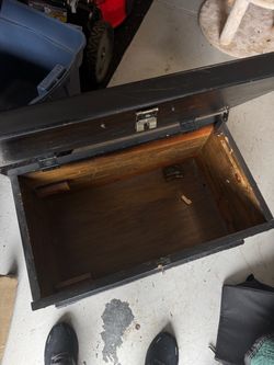 Wooden Storage Trunk with Metal Latch
