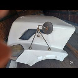 Volvo 2011 VNL Hood 