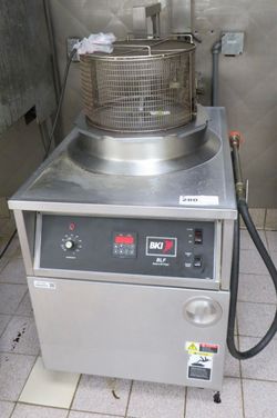 BKI BLF-FC 75-Lb Commercial Electric Auto-Lift Fryer β Asking $2000 firm This came from a Winn Dixie and is heavy duty commercial grade. (202?) BKI