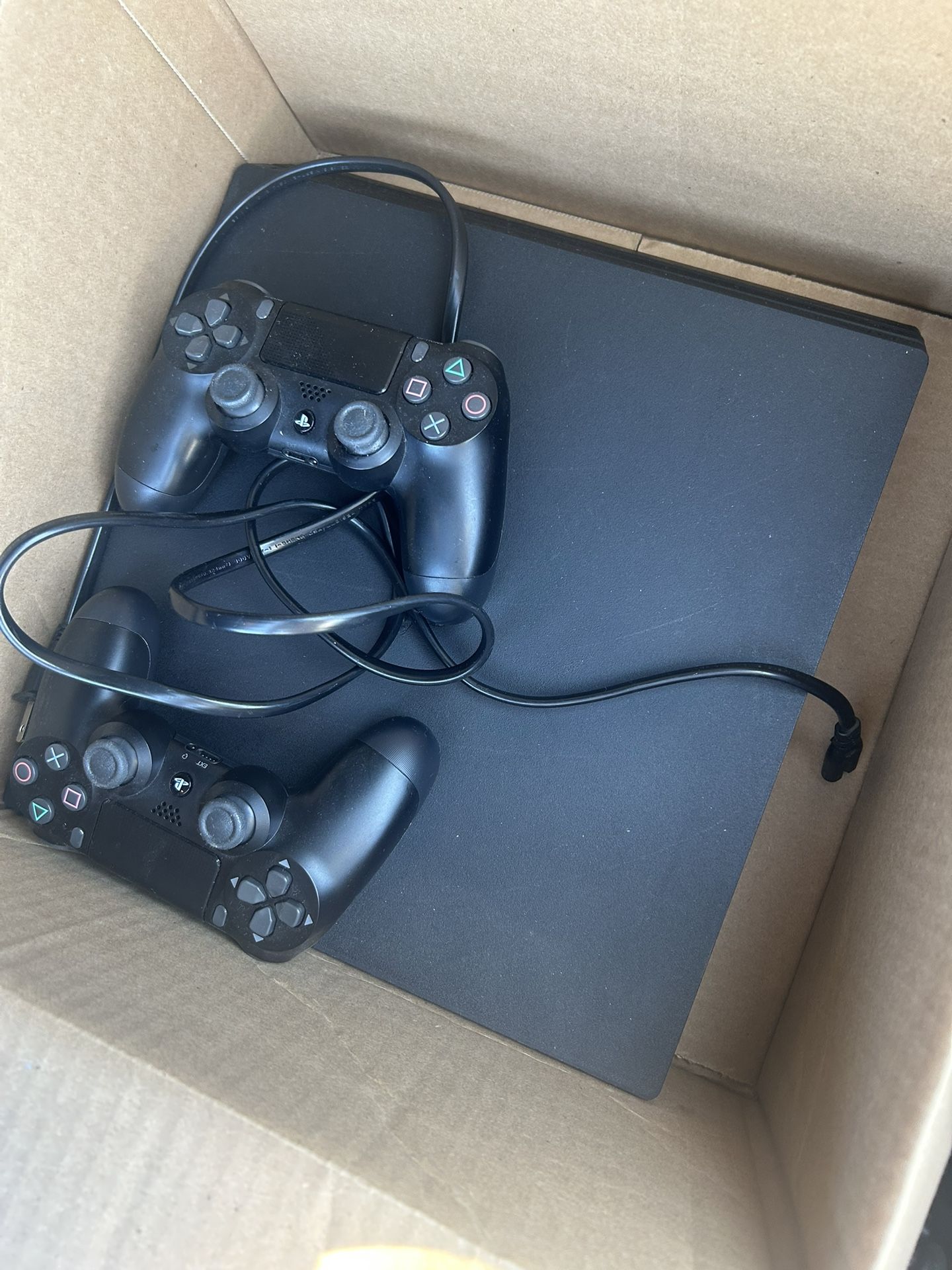 PS4 PRO WITH BOTH CONTROLLERS