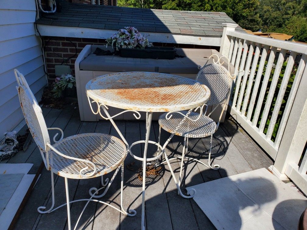 Metal Patio Set, Table & 2 Chairs 