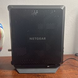 Modem AC1900 Model C6900 / Works With xfinity