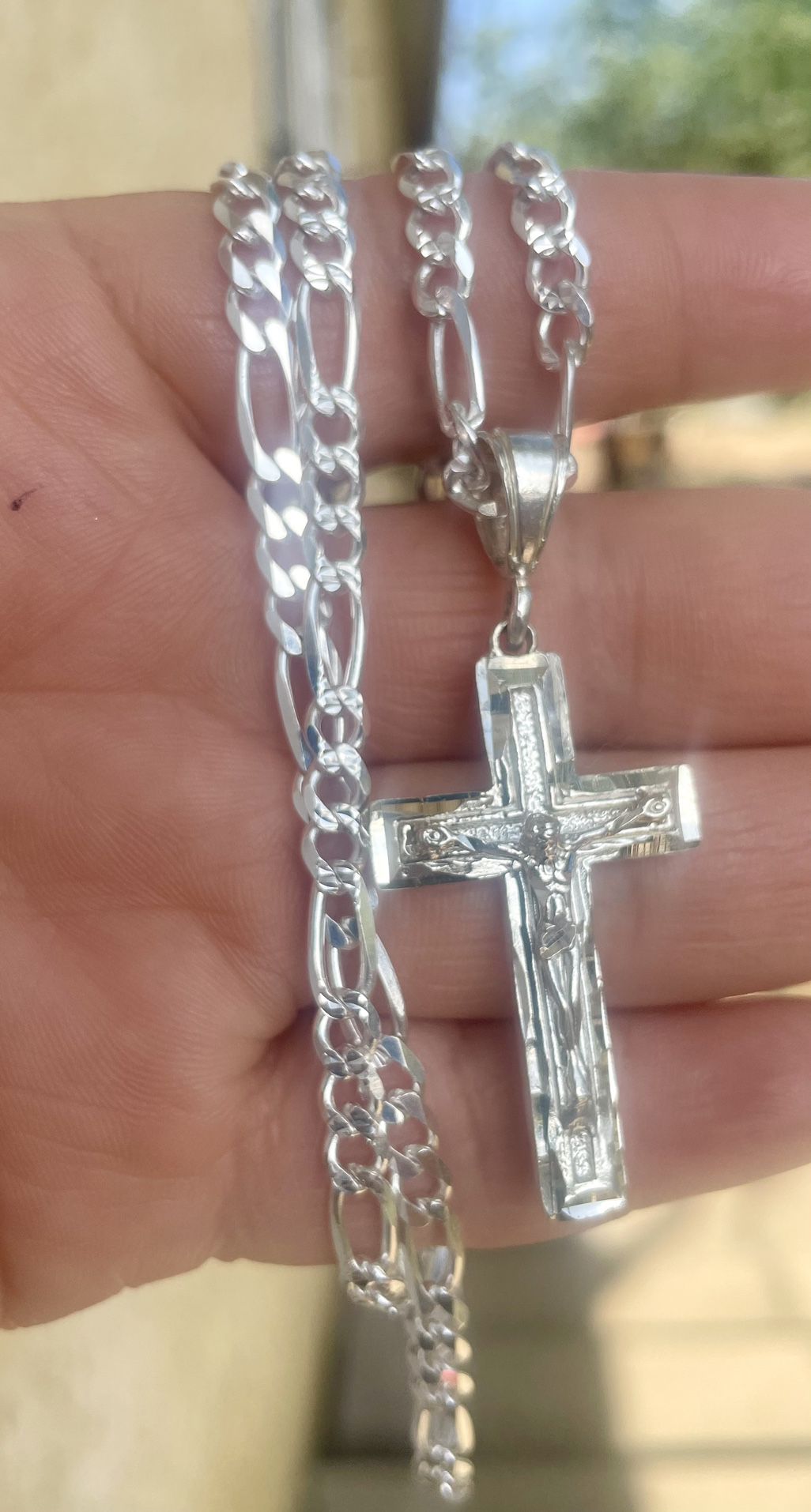 26” Fígaro Chain And Jesus Christ Pendant 