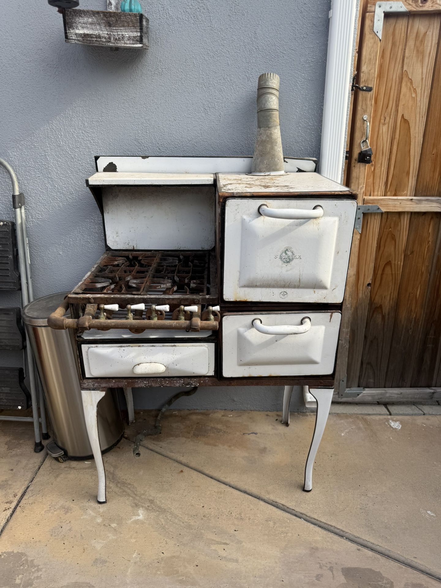 Antique Gas Stove