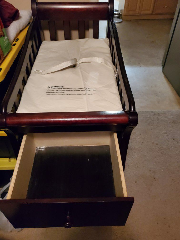Baby Changing Table /  3 Stage Convertible Bed 