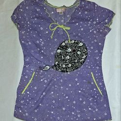 Koi Bridgette Scrub Top In Lavender With a Black Whale Size Xsmall