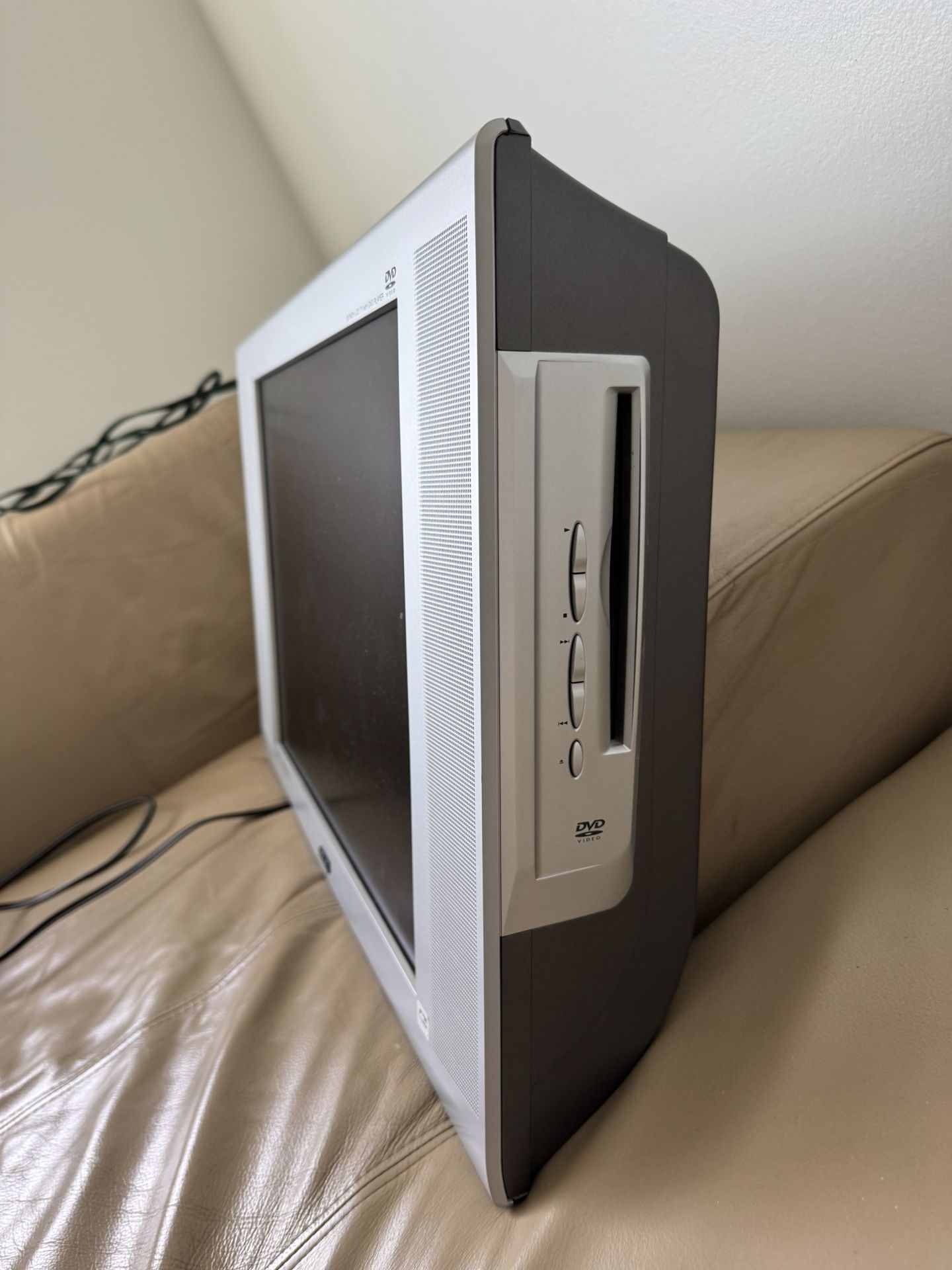 AKAI 20 Inch LCD Tv With DVD Player .