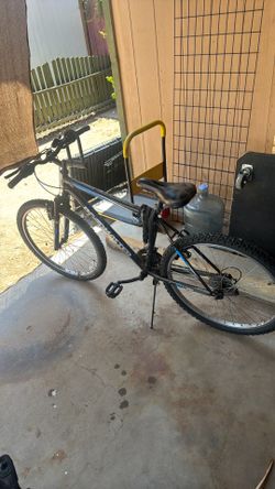Roadster Bicycle Blue/Black with gear switching mechanism