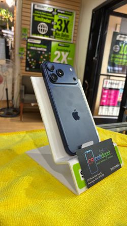 iPhone 17 Pro Max /256 GB factory unlocked for any carrier / 256GB liberado para cualquier compañía