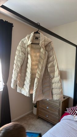 XL off white puffer jacket from Costco