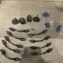 Cabinet/Drawer Handles & Knobs