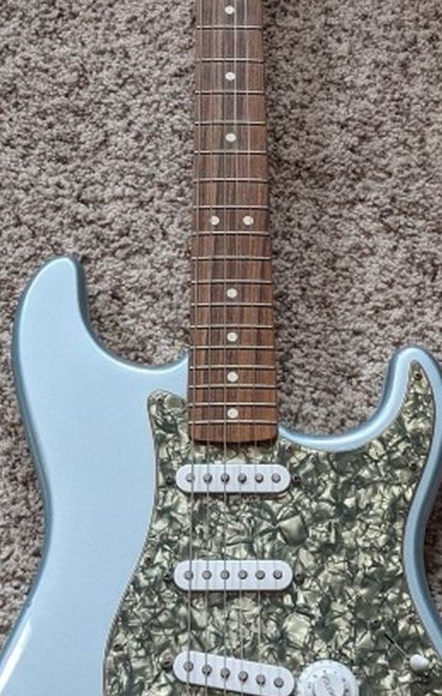 Fender Stratocaster - Excellent Condition