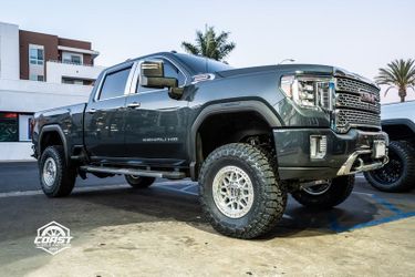 Cognito 5-Inch Performance Lift Kit with Fox PSRR 2.0 Shocks for 20-25 Silverado/Sierra 2500/3500 2WD/4WD