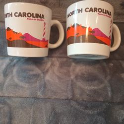 Two Dunkin Donuts Mugs North Carolina Runs On Coffee Cup 2012 Destination Series 16oz