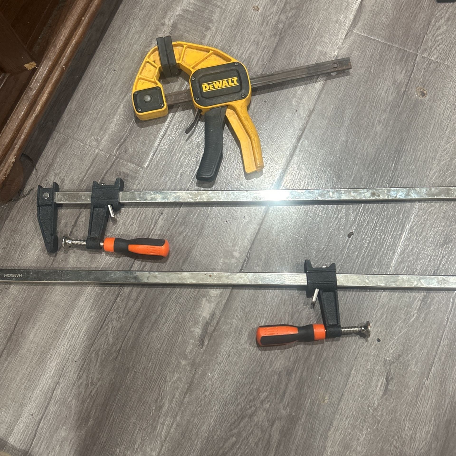 Dewalt Trigger Clamp And Other Clamps 36”