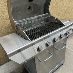Nexgrill 5 burners plus the side one everything functions. $180 OBO.