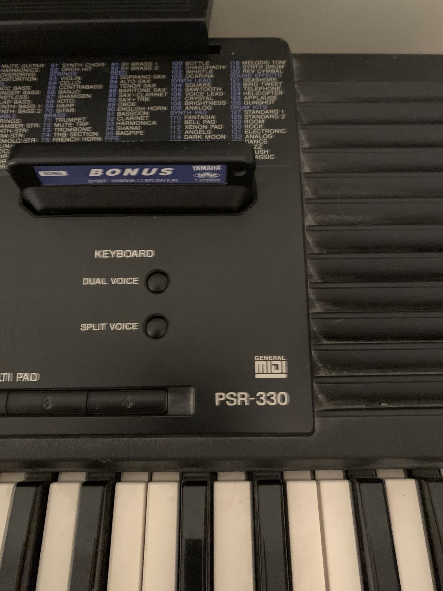 Yamaha PSR-330 Keyboard And Bench