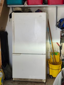 Amana refrigerator