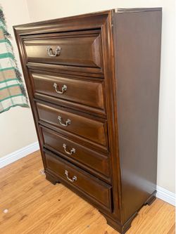Dresser