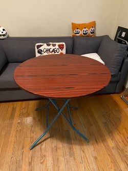 36” round foldable table