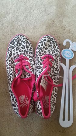 Childrens place pink animal print sneakers size 4