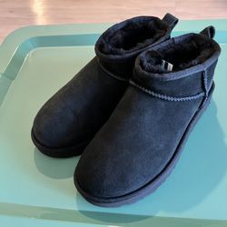 UGG Classic Ultra Mini Booties Womens Boots Sz 7 Black