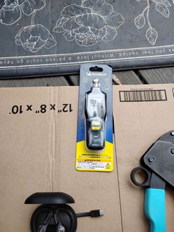 Programmable digital tire pressure gauge