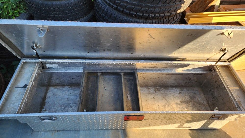 CT Truck Bed Box