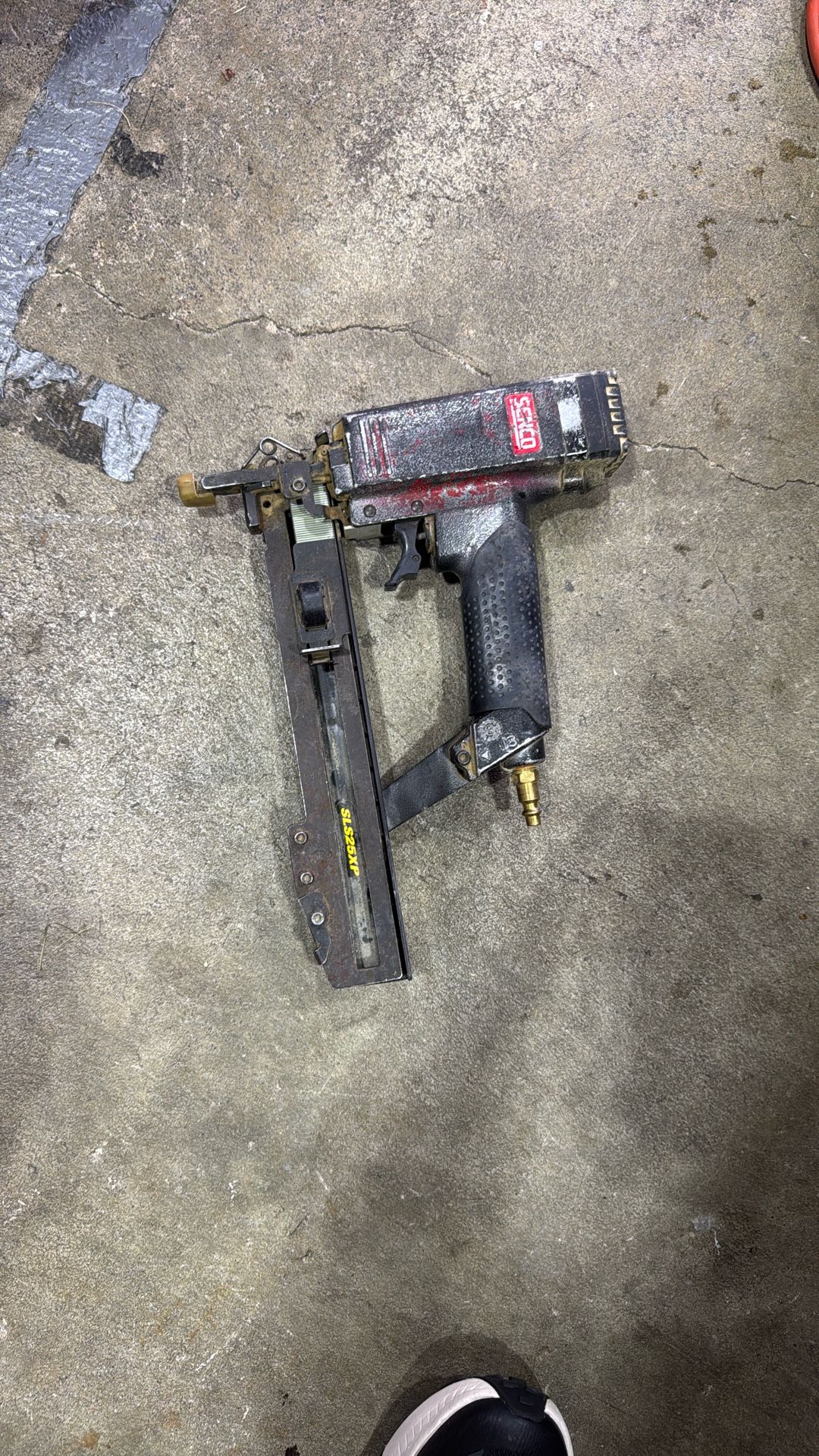 Senco Staple Gun