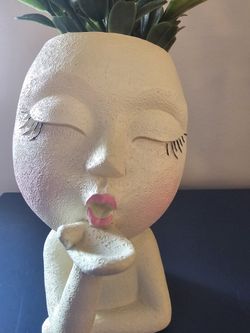 $25.00 - "Air Kiss" Whimsical Face Head Planter With Faux Plant!  New In Box!  Lowest Price!