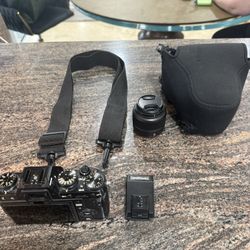 Fujifilm X-T1 + XC 35mm lens & EF-X8 Flash & 3 Batteries! 