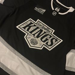 Los Angeles Kings Team Signed Jersey 