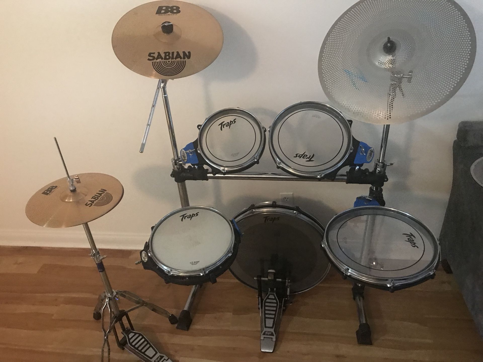 Traps Drums A400 Portable Acoustic Drum Set