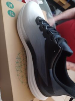 Mens New Walking Shoes Size 13