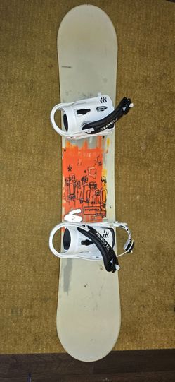 Used Snowboard with 3 Element Bindings – Ready to Ride