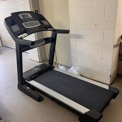 NordicTrack Elite 5700 Treadmill