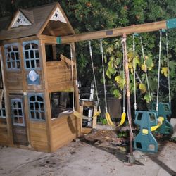 KidKraft Charleston Lodge Wooden Outdoor Swing Set / Playset with Slides, Swings, Kitchen and Bench