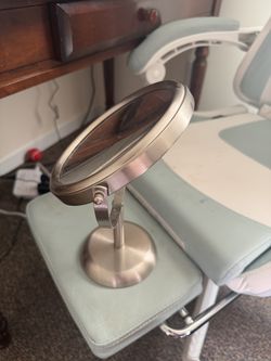Makeup mirror