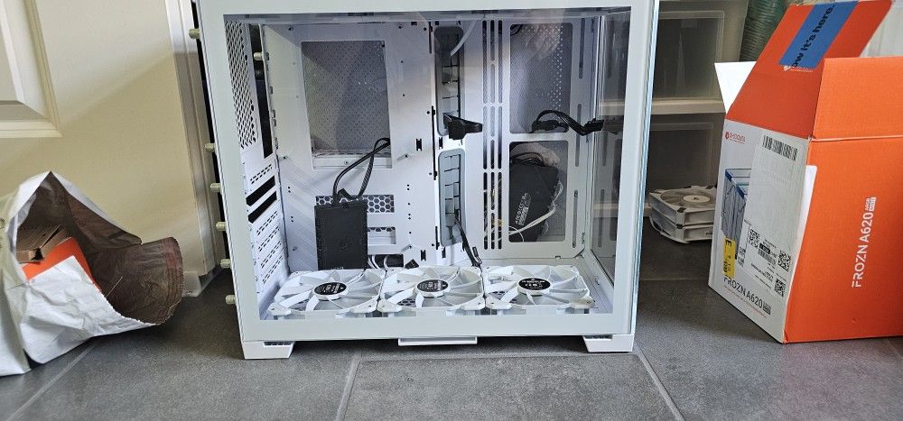 LIAN LI O11DMINI SNOW WHITE - Micro ATX, Mini ITX Computer Case (ALUMINUM / TEMPERED GLASS)