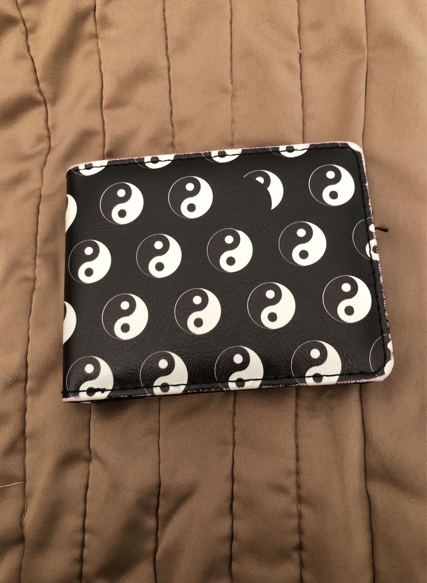 Buckle-Down Yin Yang Anime Wallet