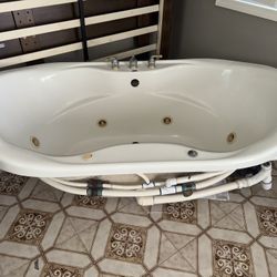 Jacuzzi Tub with Heater