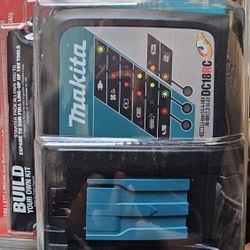 Makita Charger