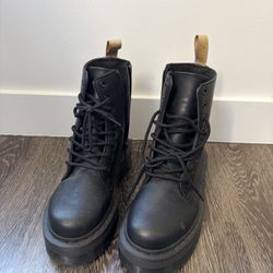 Dr Martens Platform Boots Size 6 