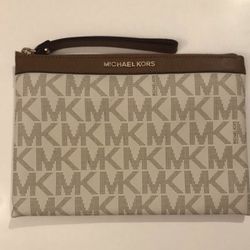 Michael Kors Wristlet/Wallet