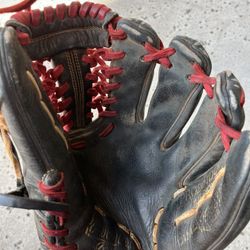 Rawlings 11.5” Heart Of The Hide Glove
