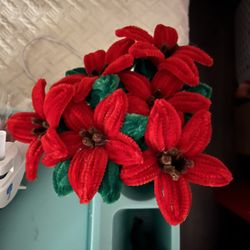 Poinsettias - Pipe Cleaner Flowers 