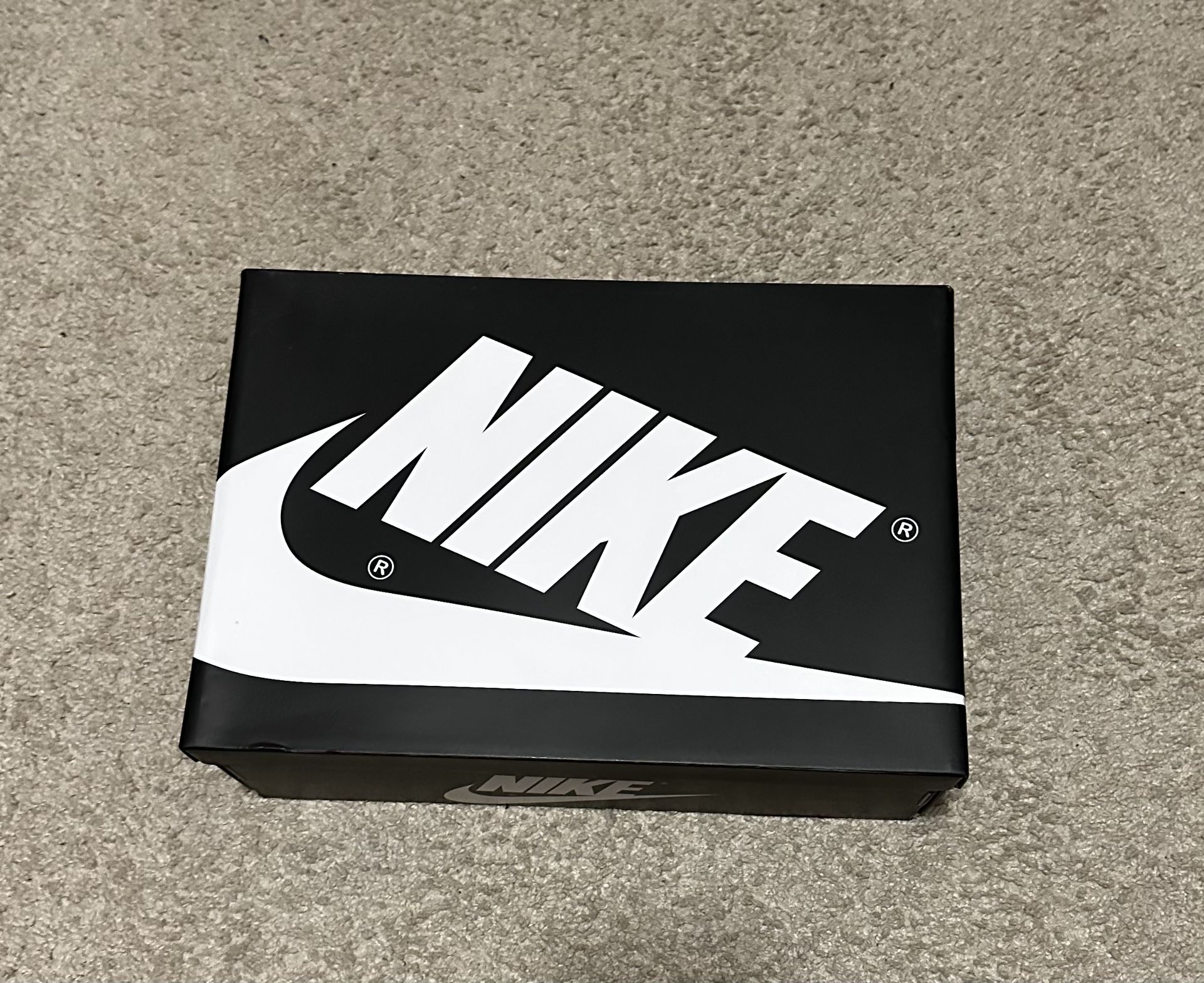 AIR JORDAN 1 RETRO HIGH OG BLACK/WHITE